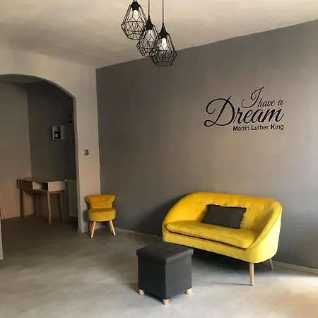 Colors By Reine Du Sud, Proche Des Grands Buffets Narbonne